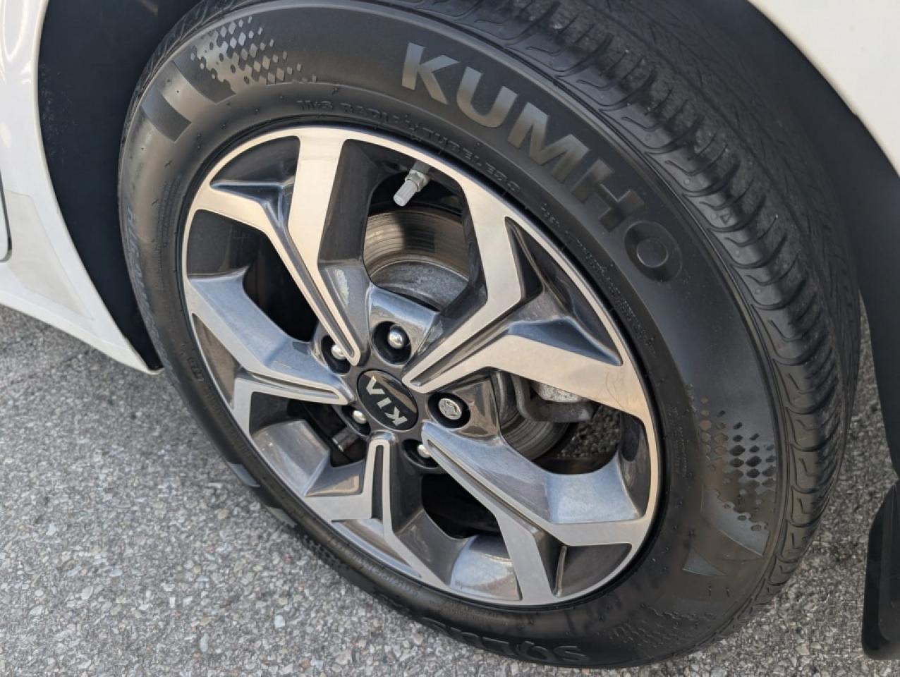 2021 Kia Forte EX / APPLE CARPLAY / ALLOY WHEELS / BLIND SPOT - Photo #19