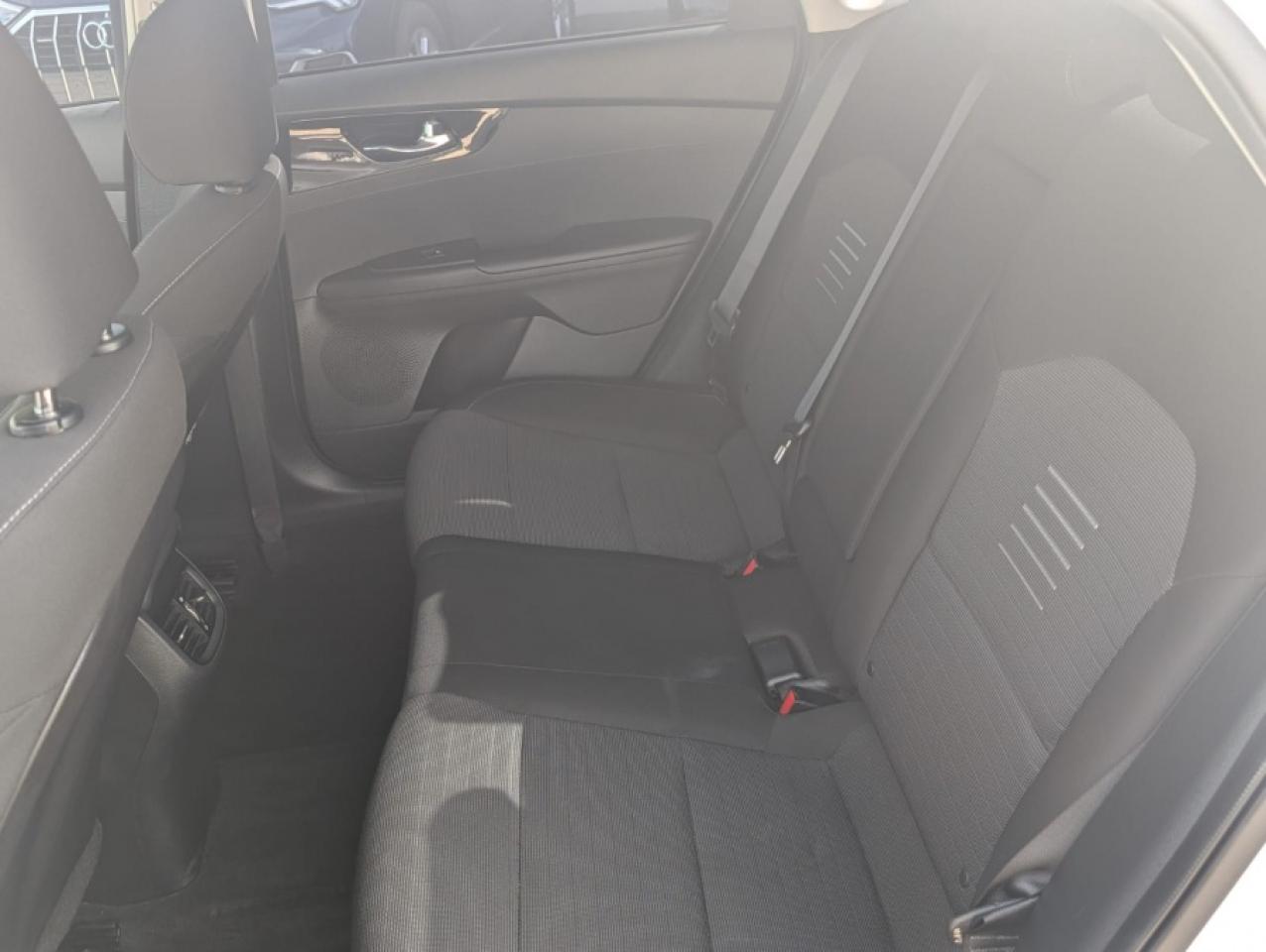 2021 Kia Forte EX / APPLE CARPLAY / ALLOY WHEELS / BLIND SPOT - Photo #21