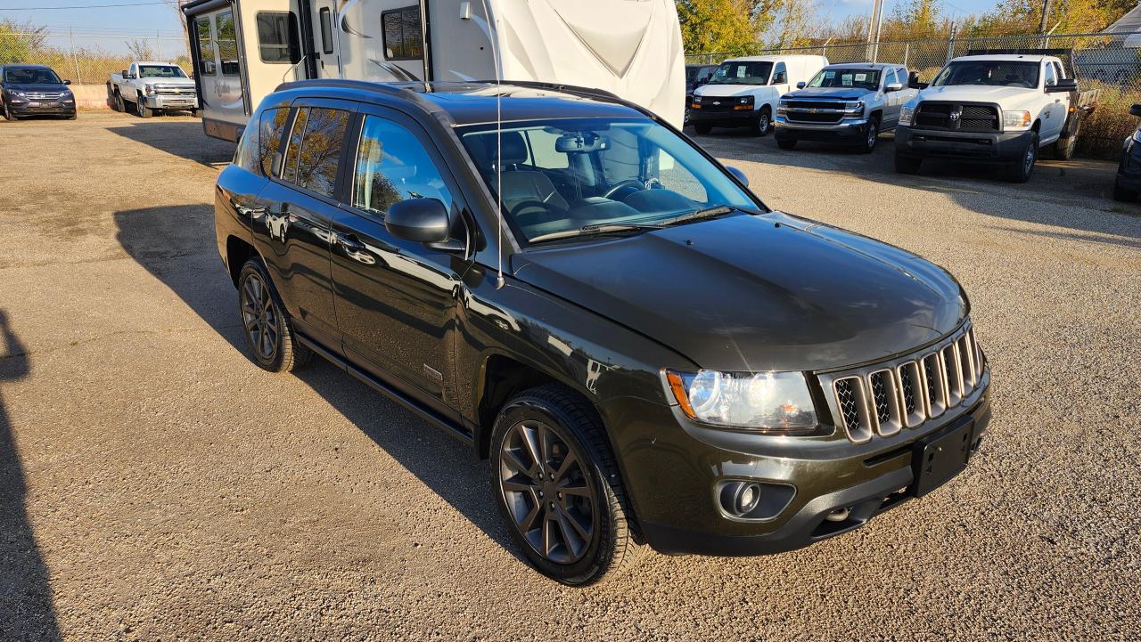 2016 Jeep Compass 75th Anniversary, 4X4, Leather, Sunroof, Htd seats - Photo #3