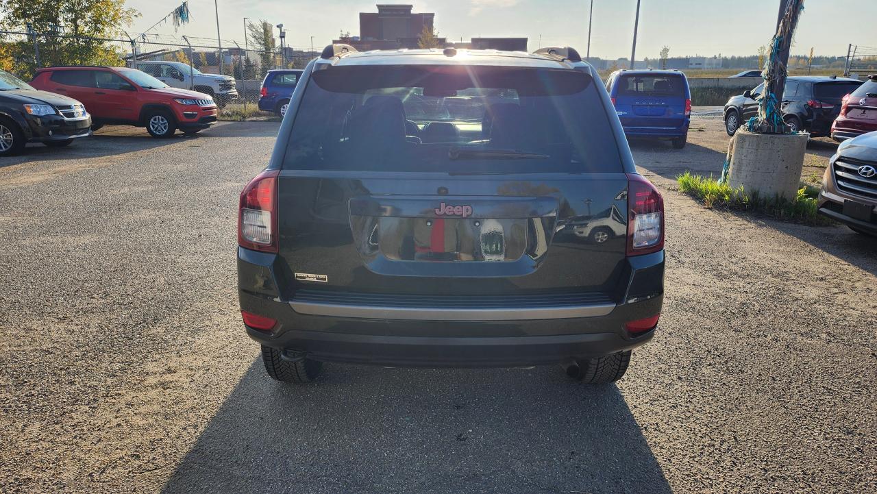 2016 Jeep Compass 75th Anniversary, 4X4, Leather, Sunroof, Htd seats - Photo #6