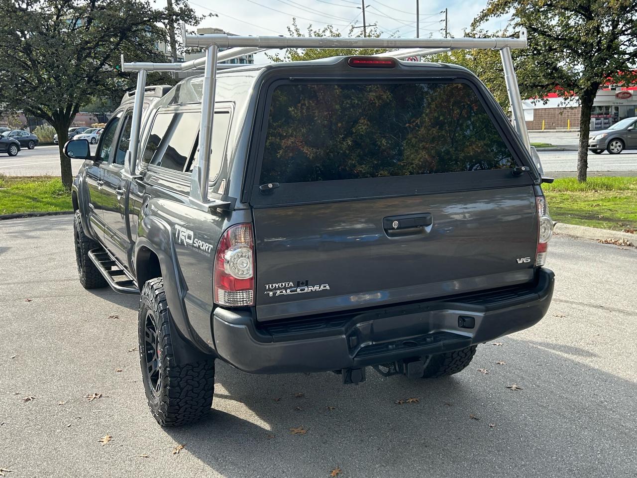 2014 Toyota Tacoma  - Photo #3