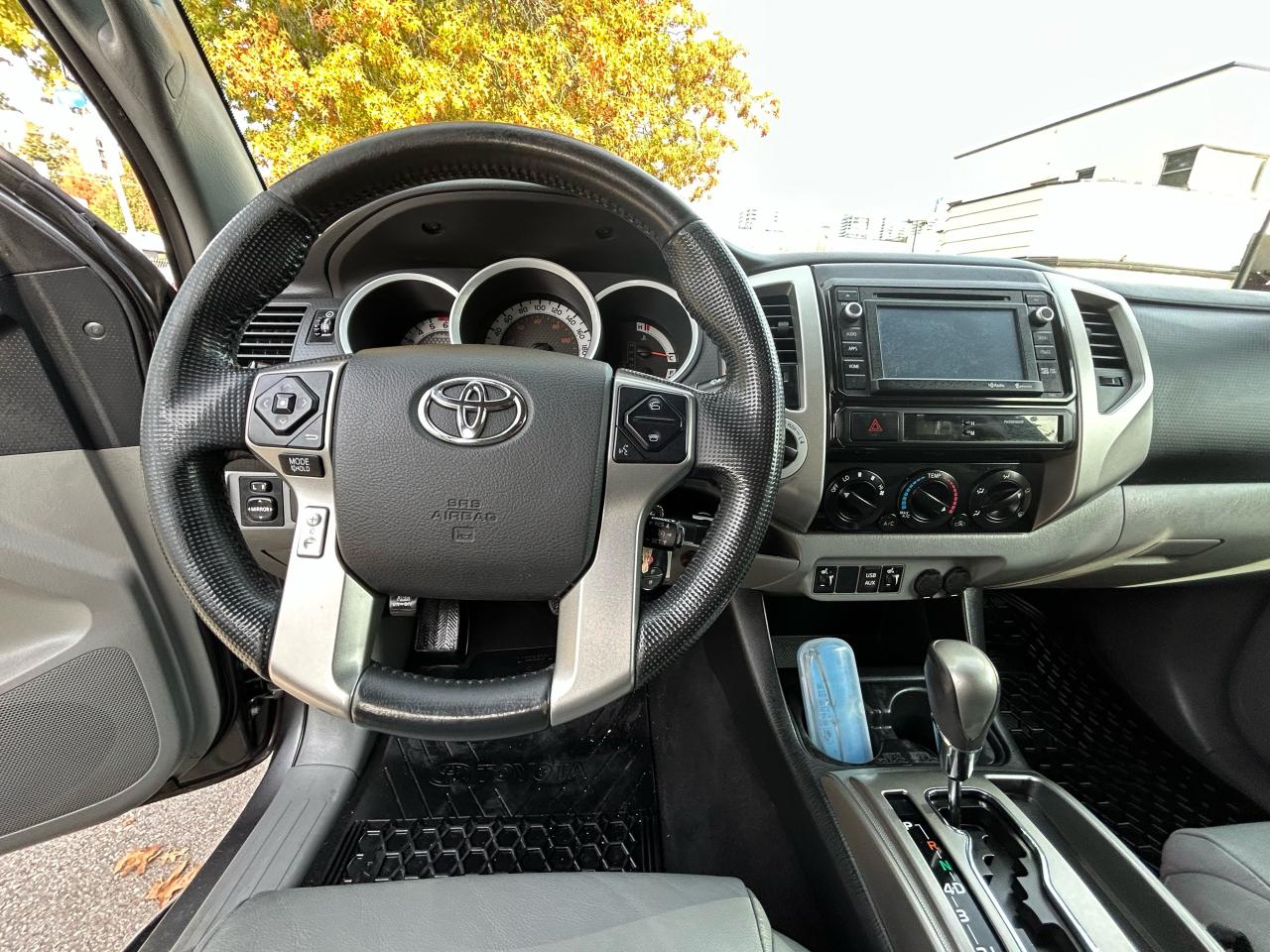 2014 Toyota Tacoma  - Photo #10