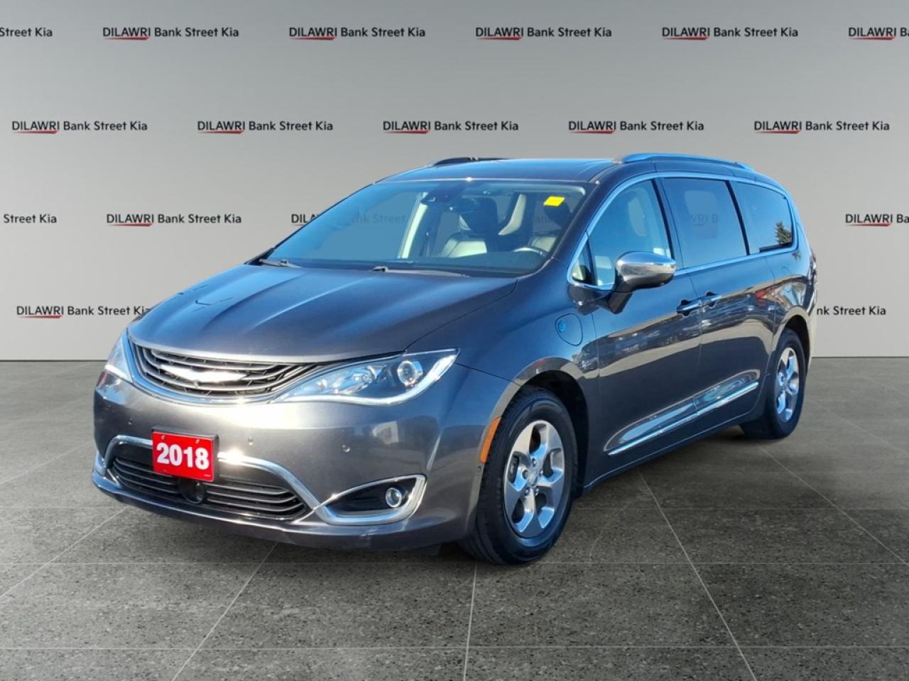 Used 2018 Chrysler Pacifica Hybrid Limited 2WD for sale in Gloucester, ON