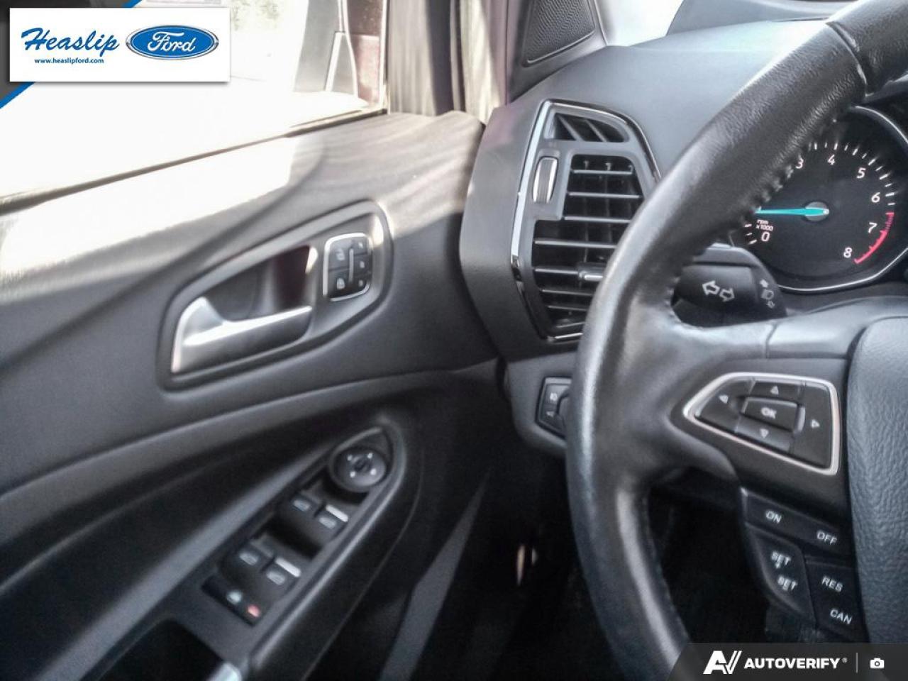 2018 Ford Escape Titanium Photo5