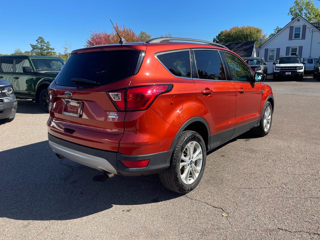 2019 Ford Escape SEL Photo5