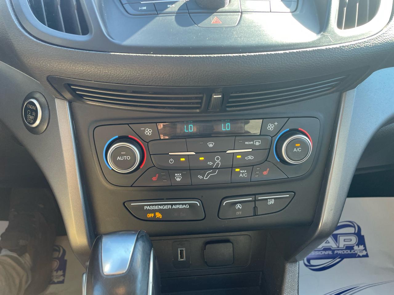 2019 Ford Escape SEL Photo5