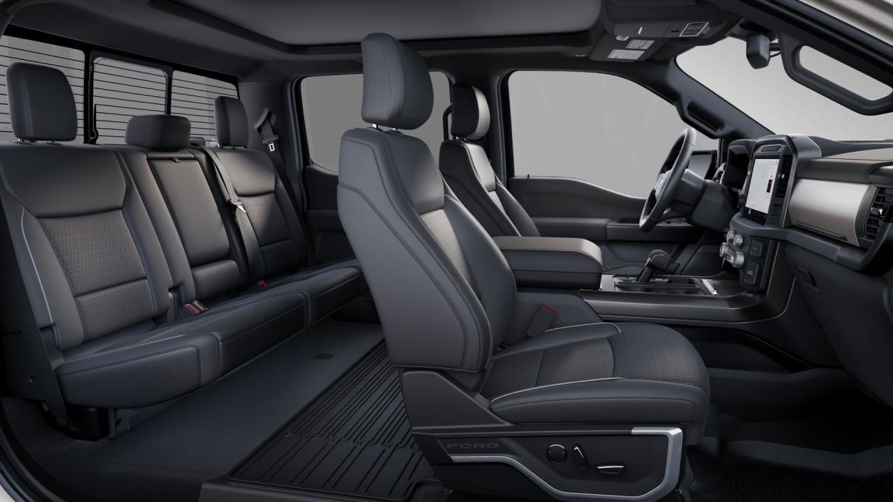 2025 Ford F-150 Lariat 4WD SuperCrew 5.5' Box Photo5