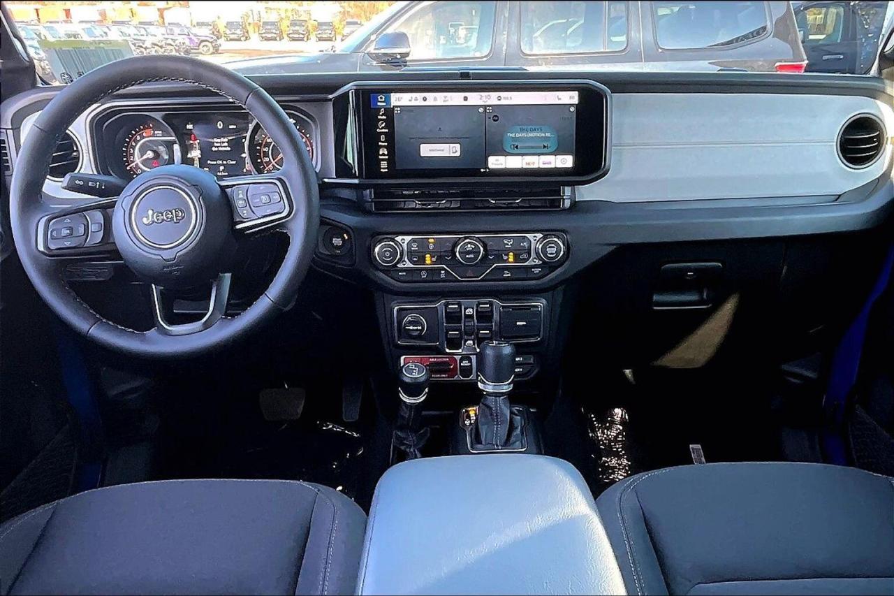 2026 Jeep Wrangler WILLY 4X4 | Hardtop | Conv & Tech Grp | 17" Alloys Photo4