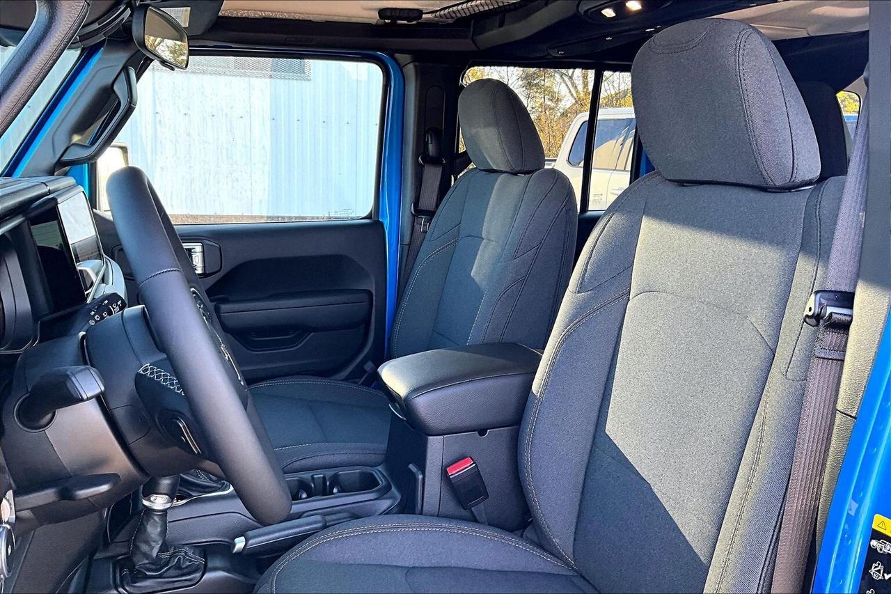 2026 Jeep Wrangler WILLY 4X4 | Hardtop | Conv & Tech Grp | 17" Alloys Photo