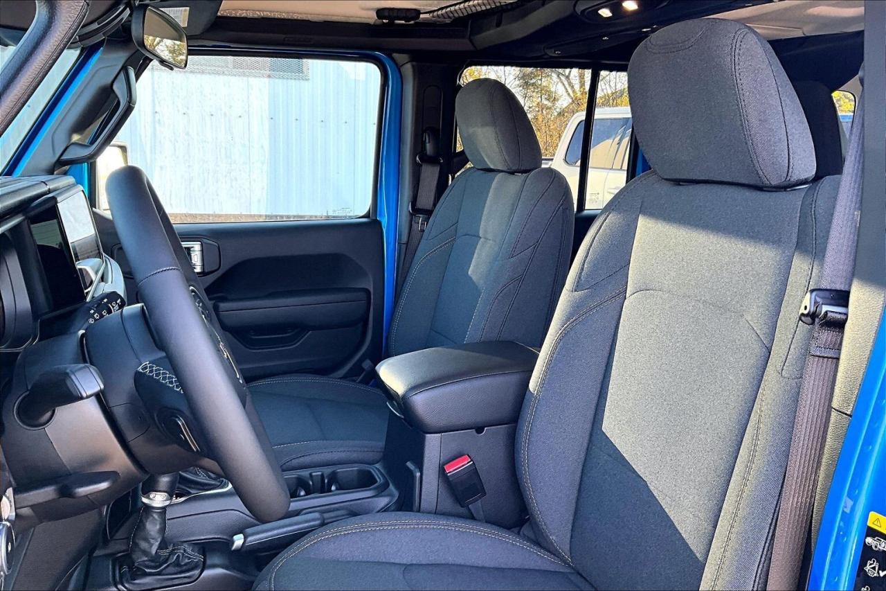 2026 Jeep Wrangler WILLY 4X4 | Hardtop | Conv & Tech Grp | 17" Alloys Photo