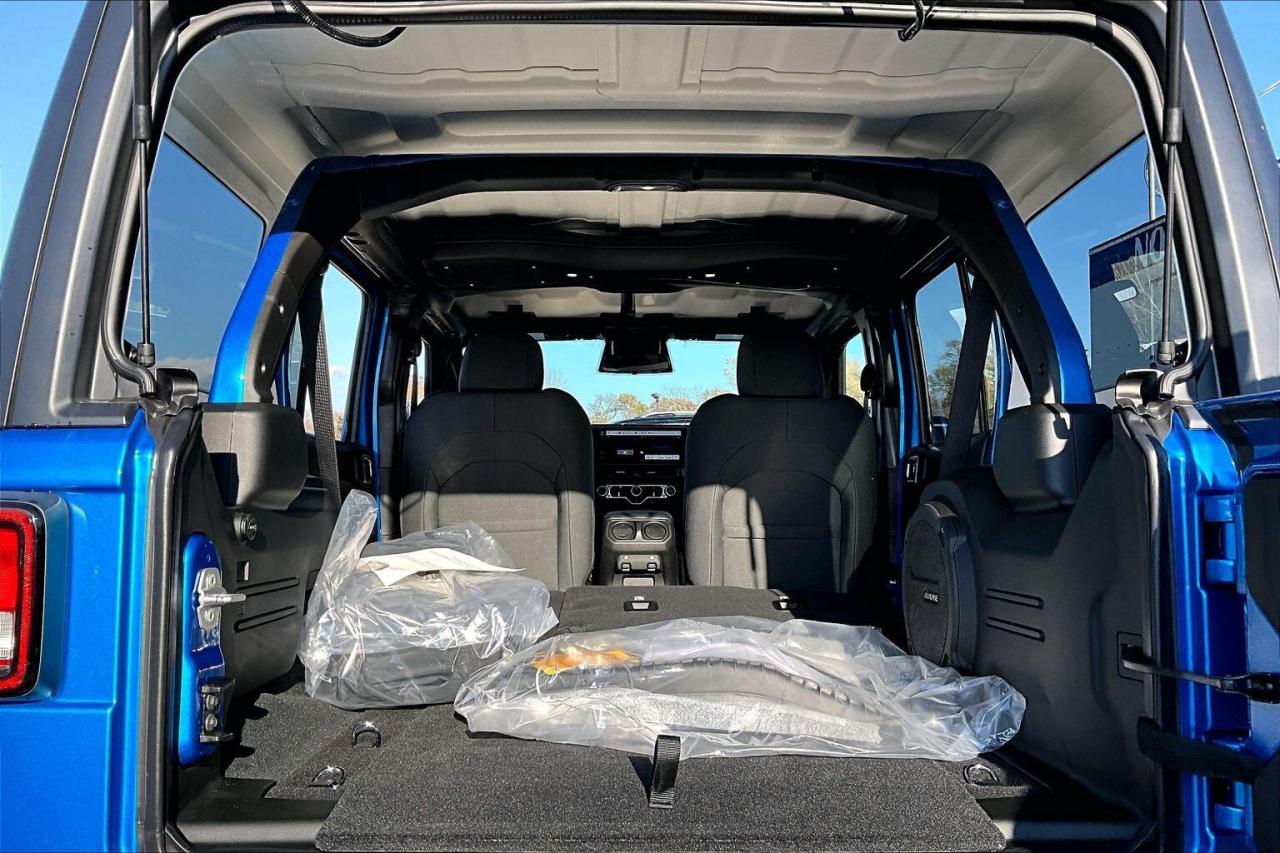 2026 Jeep Wrangler WILLY 4X4 | Hardtop | Conv & Tech Grp | 17" Alloys Photo