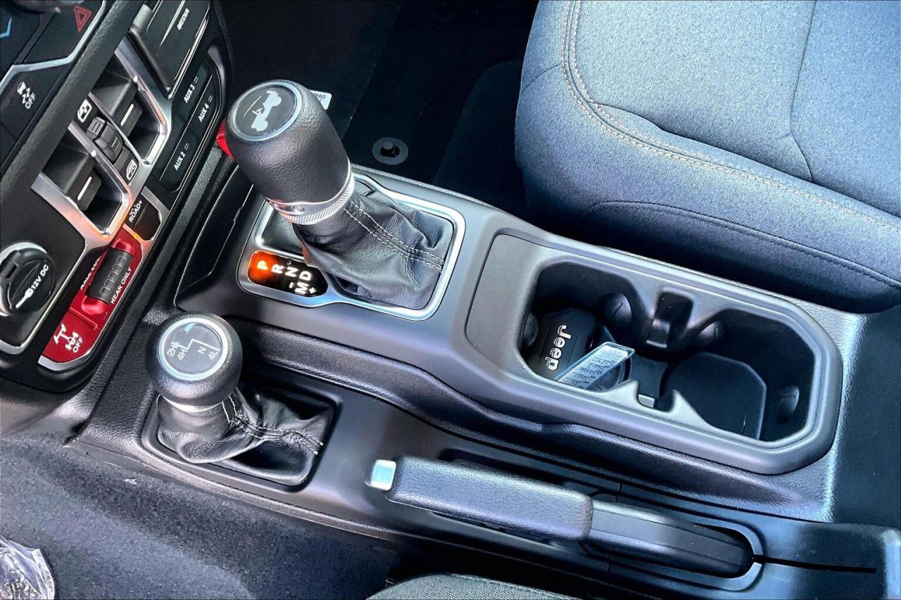 2026 Jeep Wrangler WILLYS 4DR | Hardtop | Tech & Conv Grp | Carplay Photo