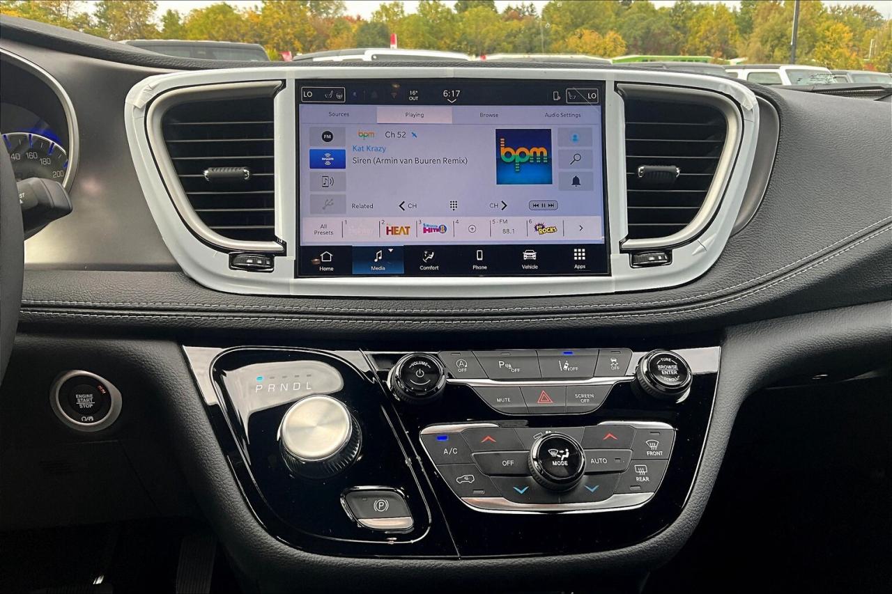 2026 Chrysler Pacifica SELECT AWD | Leather | S APP PKG | Adaptive Cruise Photo