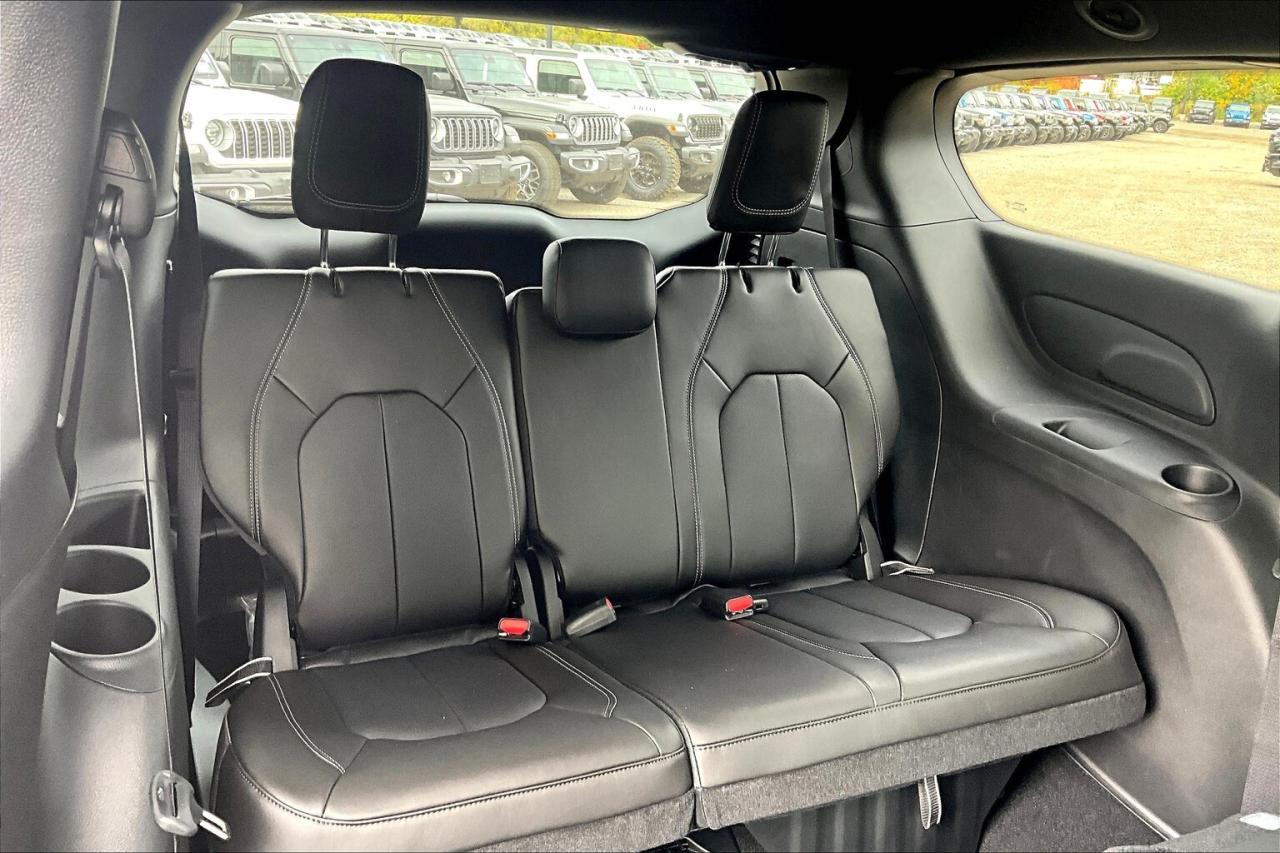 2026 Chrysler Pacifica SELECT AWD | Leather | S APP PKG | Adaptive Cruise Photo