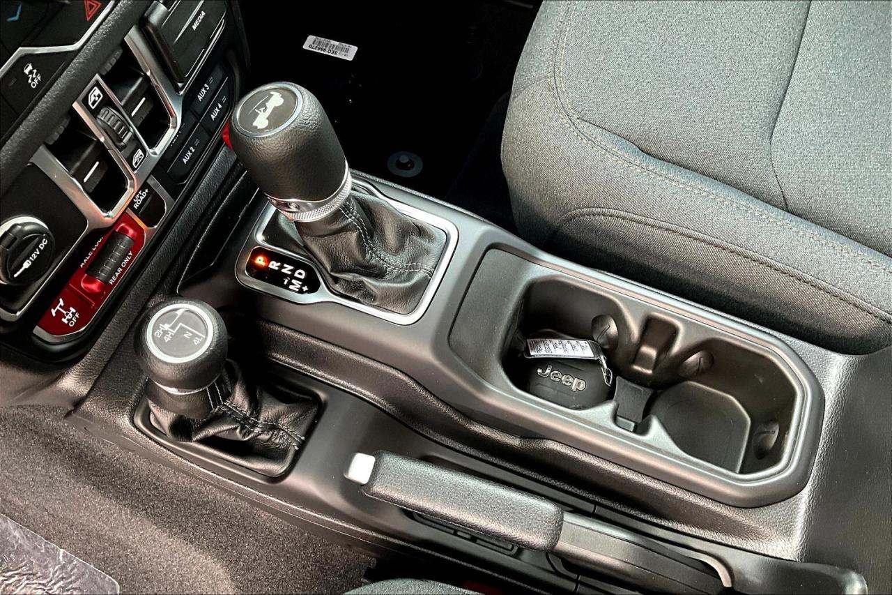 2026 Jeep Wrangler WILLYS | Hardtop |Tech & Conv Grp | 12" screen Photo