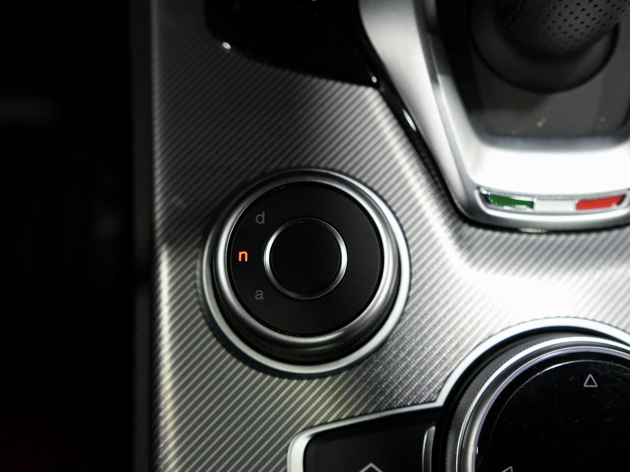 2023 Alfa Romeo Stelvio Veloce/PANO/HARMAN K/21 IN RIM/NO ACCIDENT/1OWNER Photo