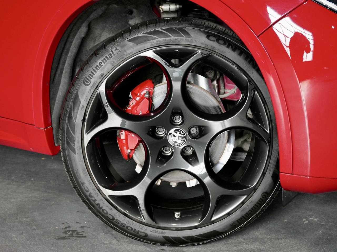2023 Alfa Romeo Stelvio Veloce/PANO/HARMAN K/21 IN RIM/NO ACCIDENT/1OWNER Photo