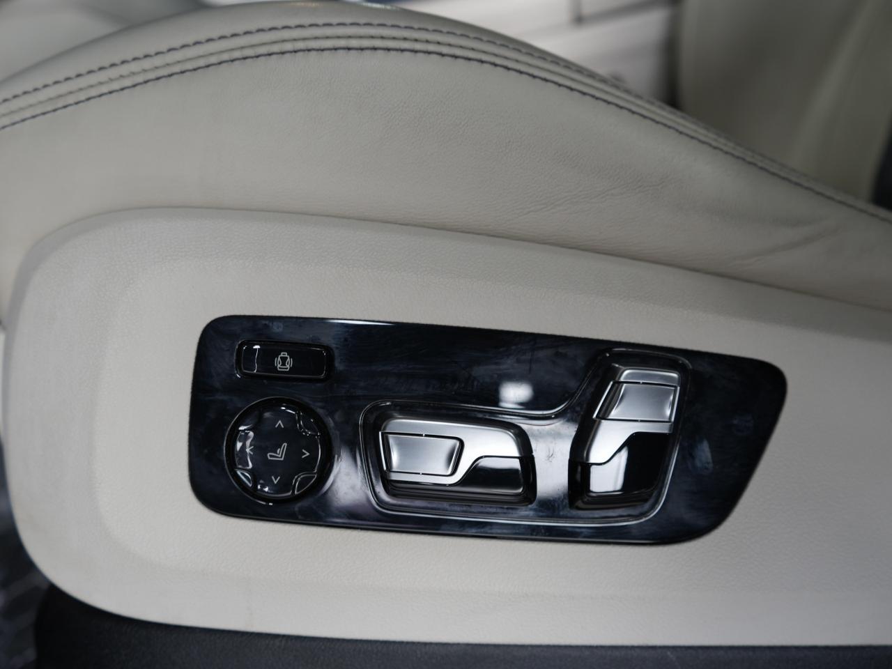 2021 BMW X5 M Competition/PANO/HUD/CARBON FIBER/360CAM/21 IN RIM Photo