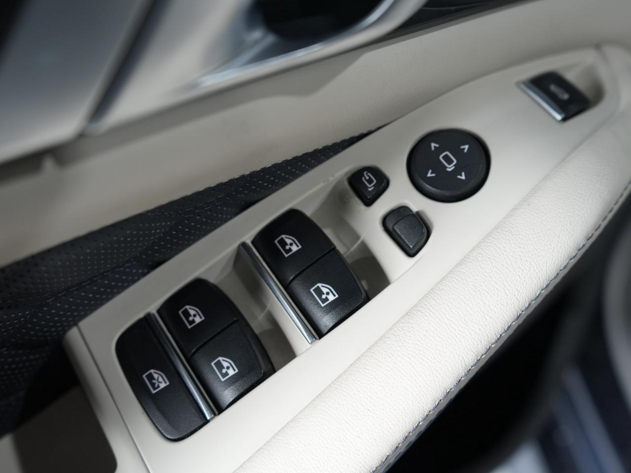 2021 BMW X5 M Competition/PANO/HUD/CARBON FIBER/360CAM/21 IN RIM Photo