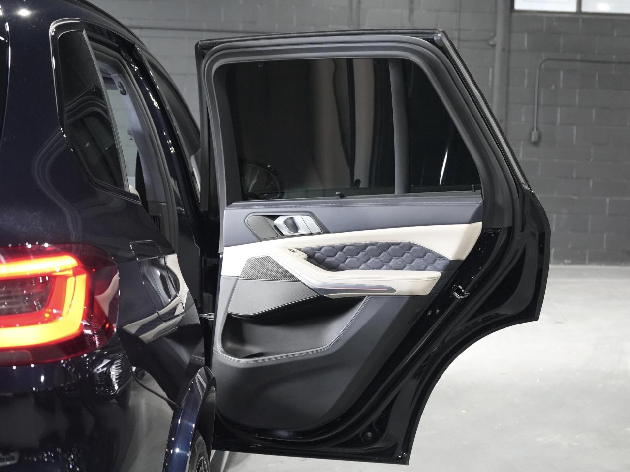 2021 BMW X5 M Competition/PANO/HUD/CARBON FIBER/360CAM/21 IN RIM Photo