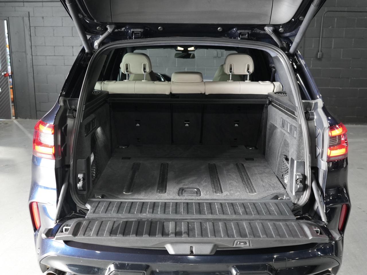 2021 BMW X5 M Competition/PANO/HUD/CARBON FIBER/360CAM/21 IN RIM Photo