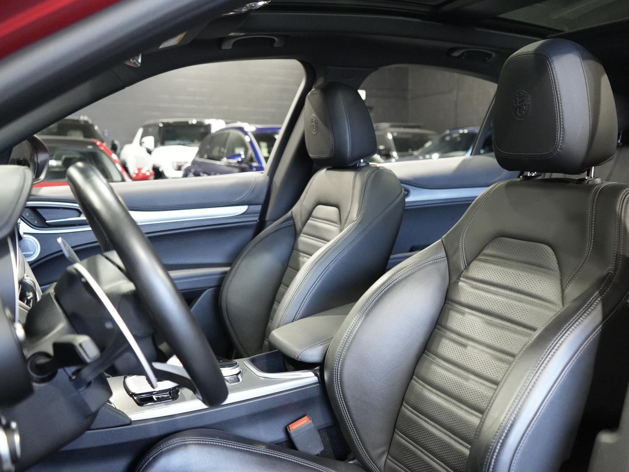 2022 Alfa Romeo Stelvio Veloce/PANO/HARMAN K/DRIVE ASSIST/NO ACCIDENTS/NAV Photo