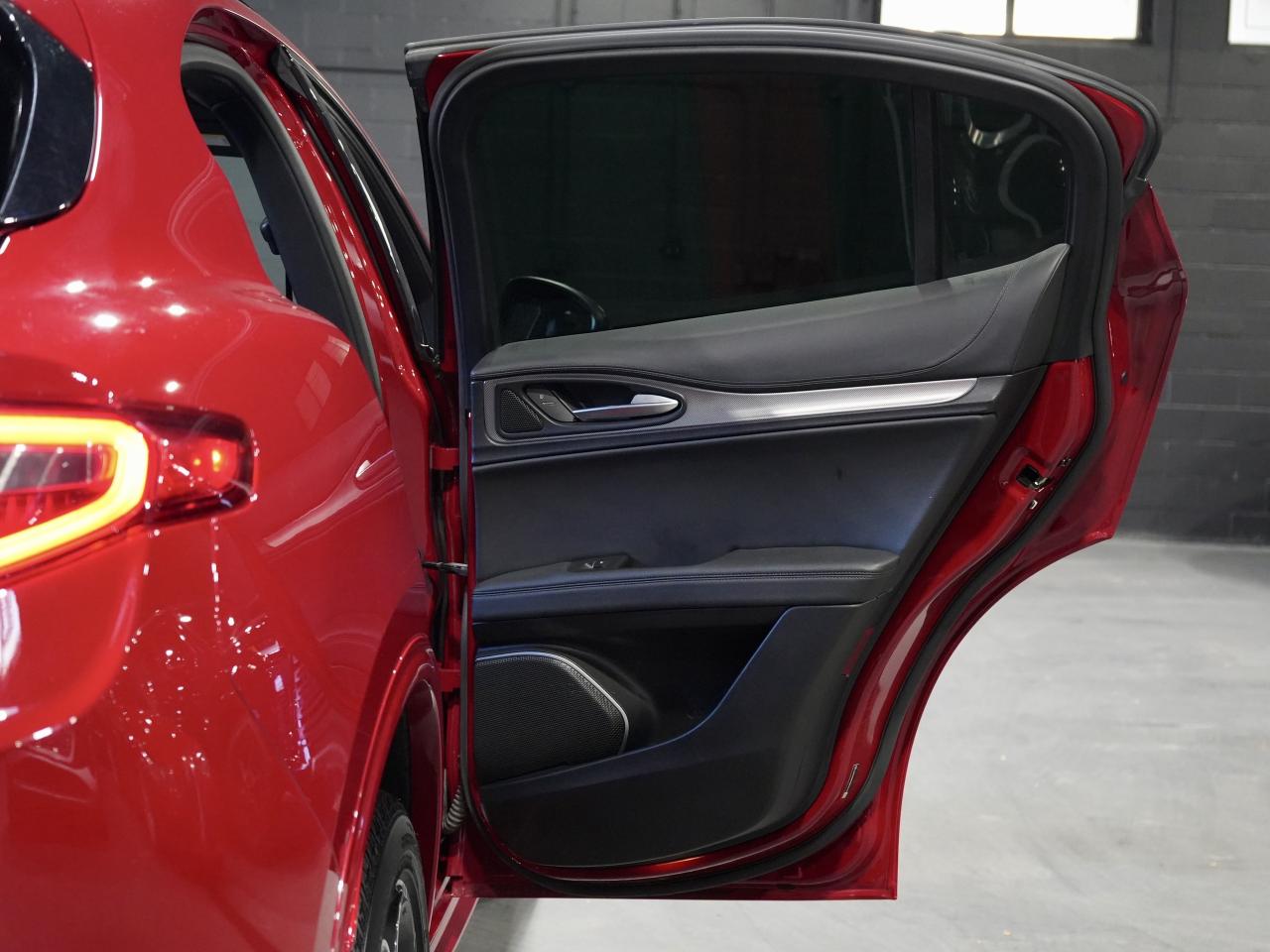 2022 Alfa Romeo Stelvio Veloce/PANO/HARMAN K/DRIVE ASSIST/NO ACCIDENTS/NAV Photo