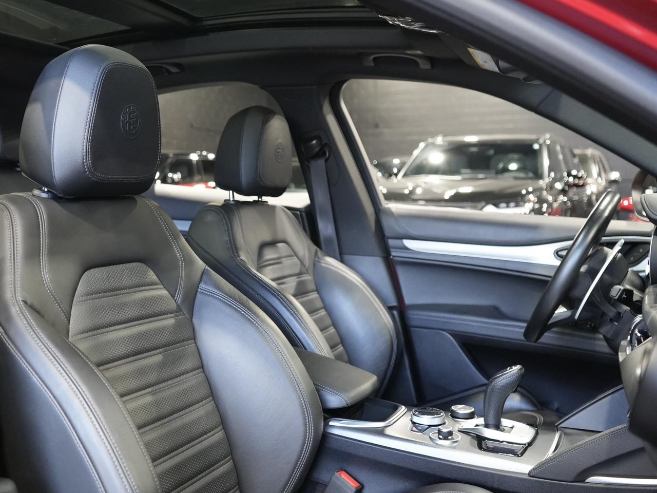 2022 Alfa Romeo Stelvio Veloce/PANO/HARMAN K/DRIVE ASSIST/NO ACCIDENTS/NAV Photo