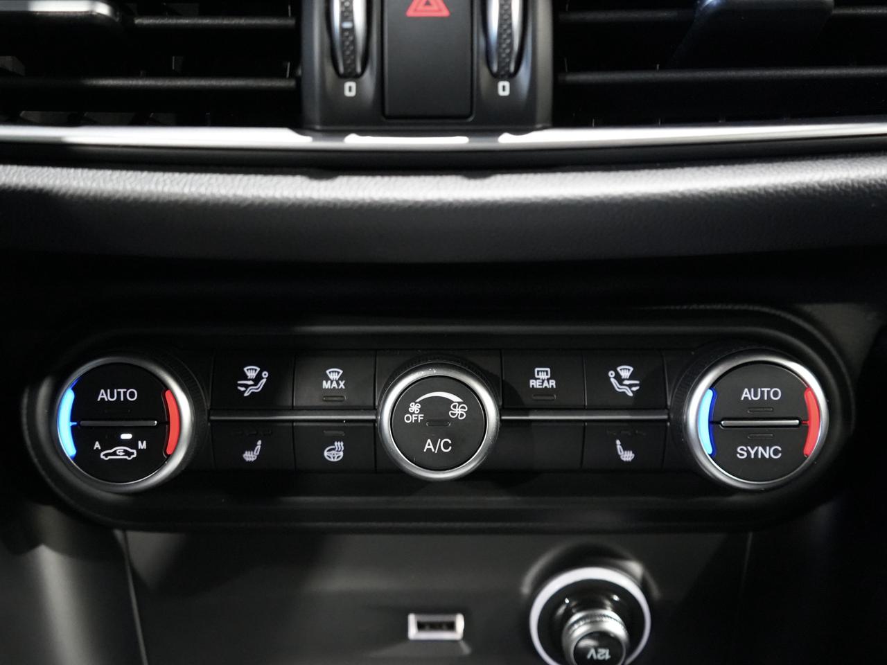 2022 Alfa Romeo Stelvio Veloce/PANO/HARMAN K/DRIVE ASSIST/NO ACCIDENTS/NAV Photo
