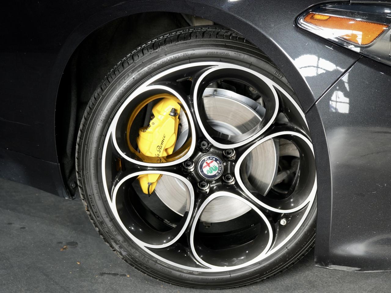 2021 Alfa Romeo Giulia Ti Sport/PANO/HARMAN K/DRIVE ASSIST/NO ACCIDENTS Photo4