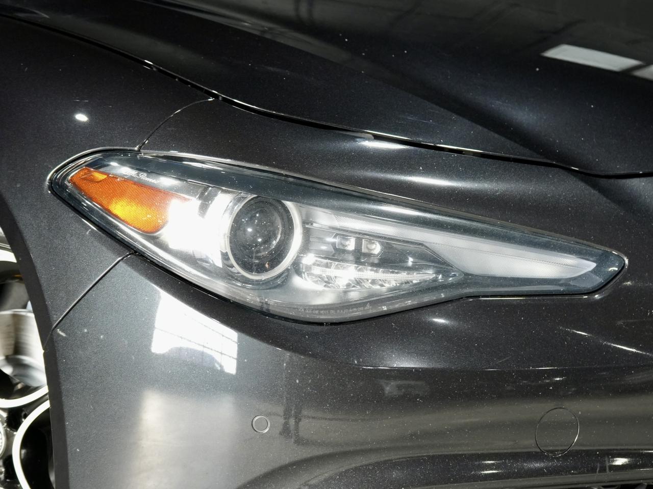 2021 Alfa Romeo Giulia Ti Sport/PANO/HARMAN K/DRIVE ASSIST/NO ACCIDENTS Photo3