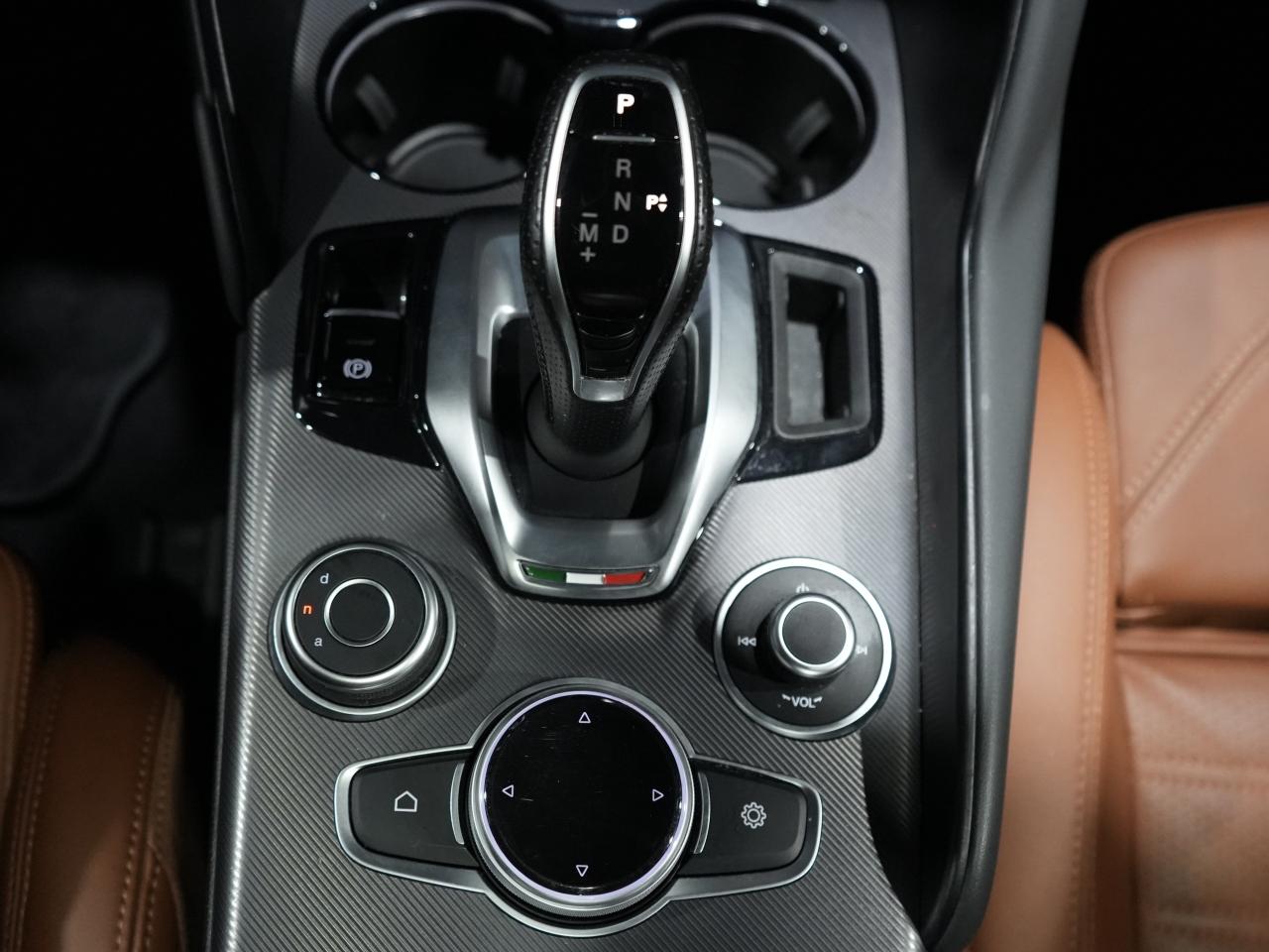 2021 Alfa Romeo Giulia Ti Sport/PANO/HARMAN K/DRIVE ASSIST/NO ACCIDENTS Photo