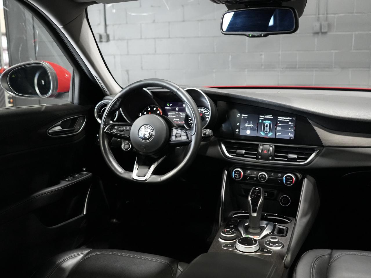 2021 Alfa Romeo Giulia Ti /ROOF/NAV/CAM/DRIVE ASSIST/NO ACCIDENT/1OWNER Photo