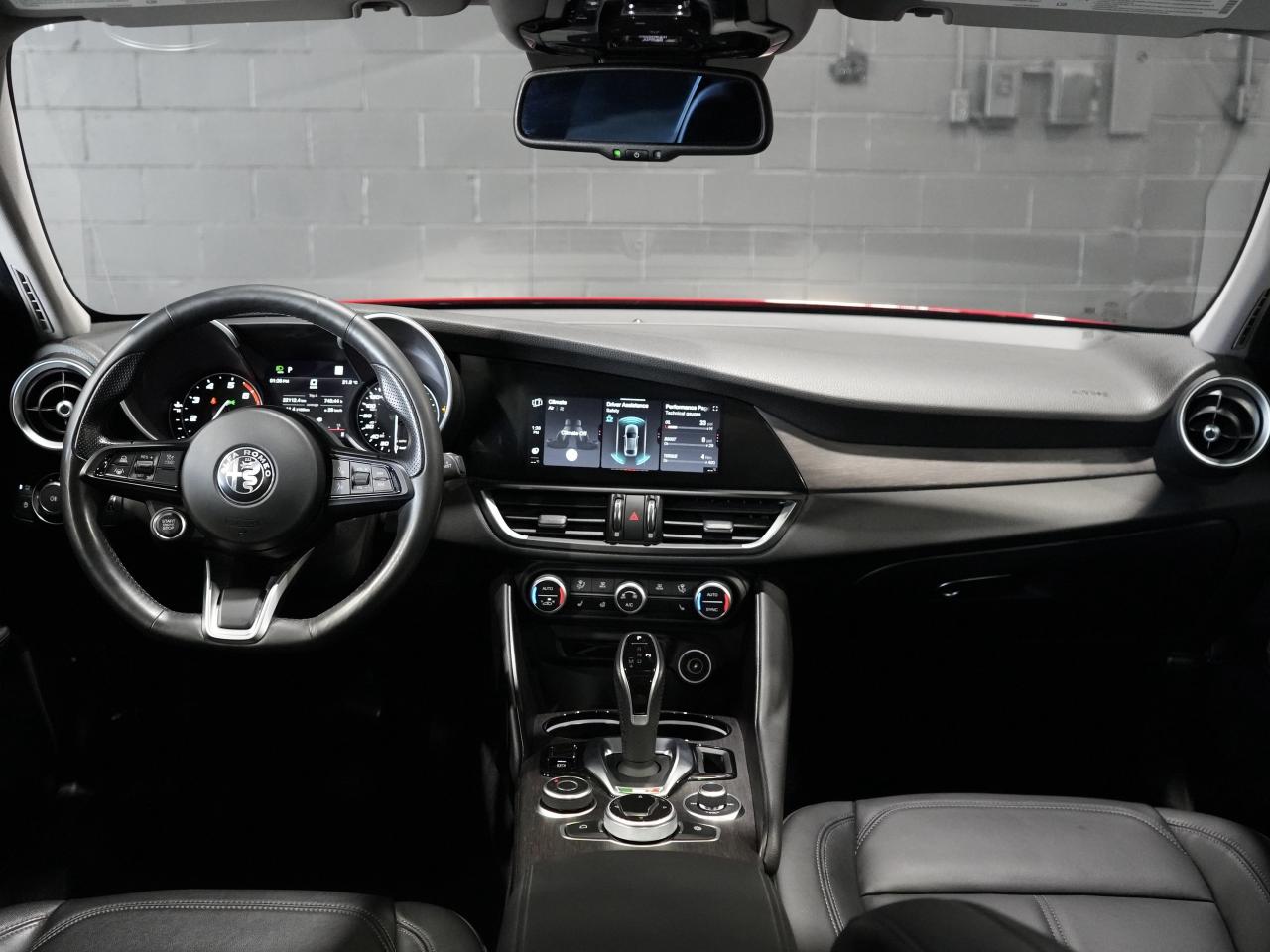 2021 Alfa Romeo Giulia Ti /ROOF/NAV/CAM/DRIVE ASSIST/NO ACCIDENT/1OWNER Photo