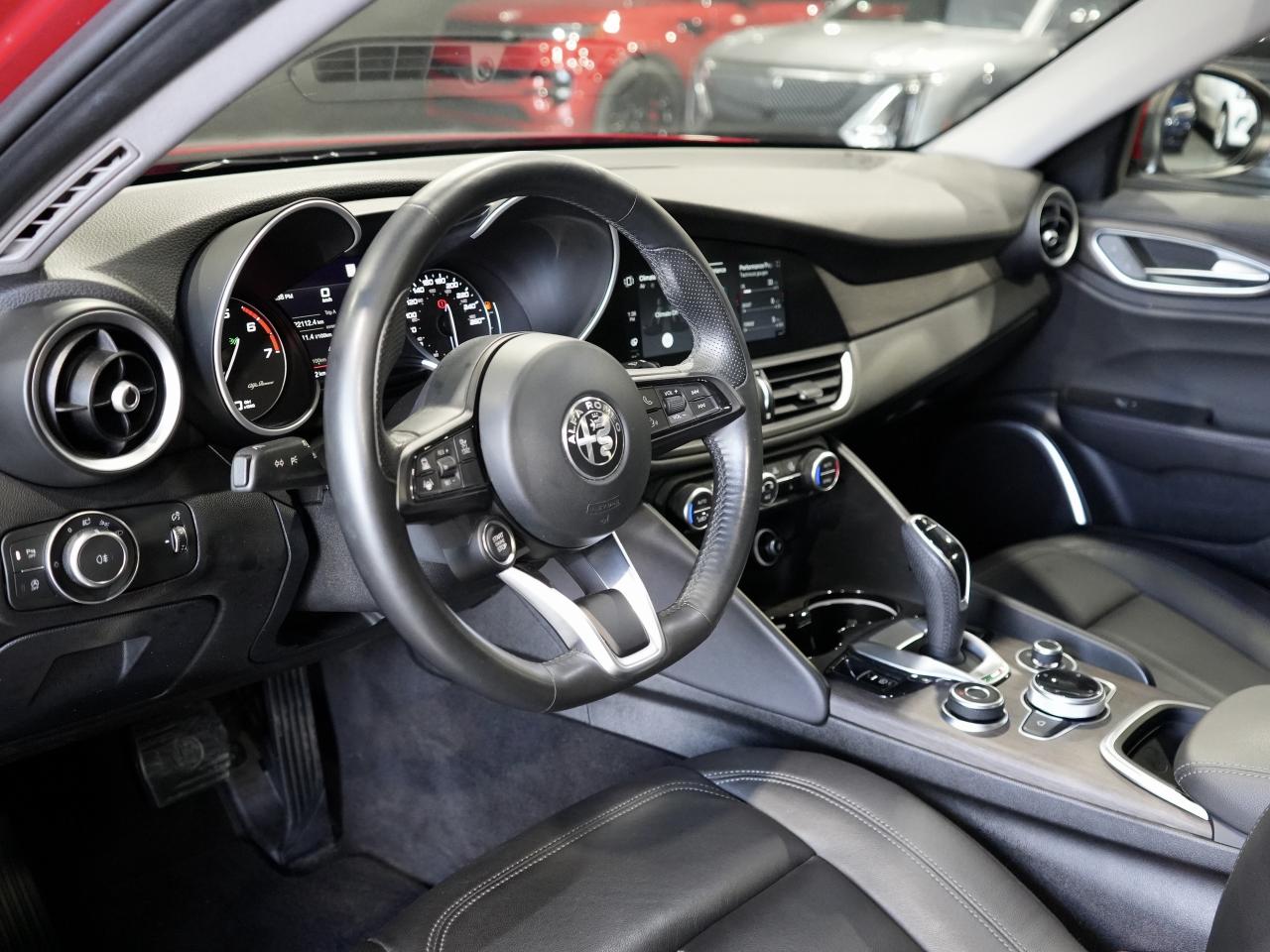 2021 Alfa Romeo Giulia Ti /ROOF/NAV/CAM/DRIVE ASSIST/NO ACCIDENT/1OWNER Photo