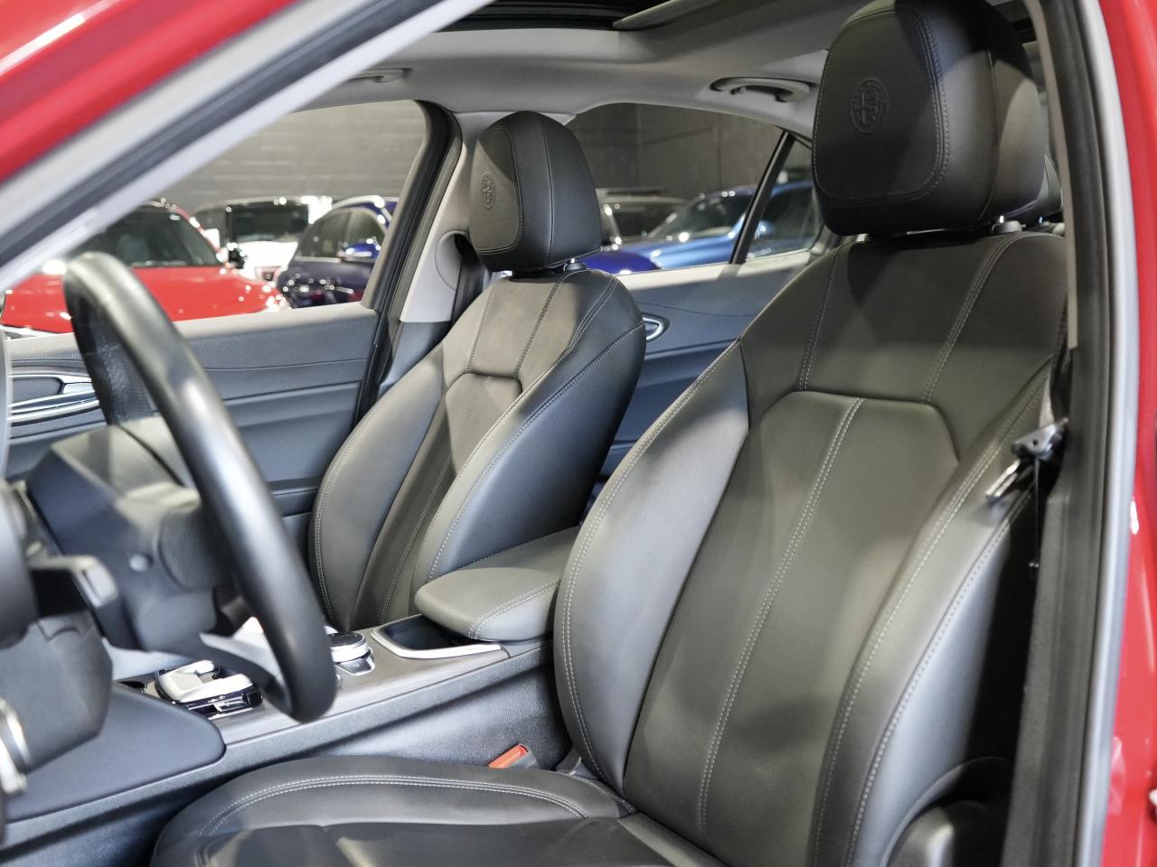 2021 Alfa Romeo Giulia Ti /ROOF/NAV/CAM/DRIVE ASSIST/NO ACCIDENT/1OWNER Photo