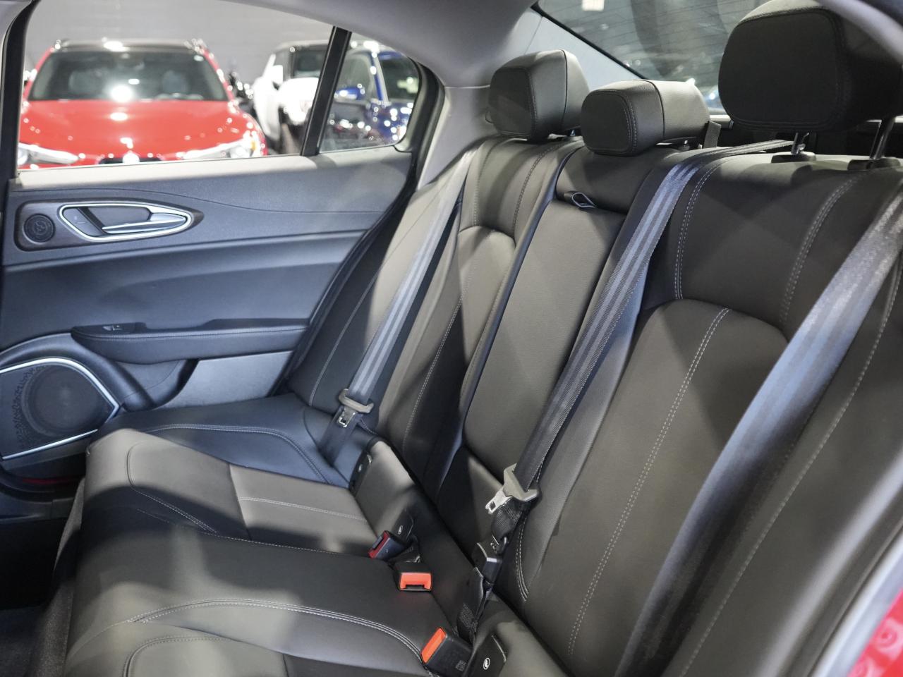 2021 Alfa Romeo Giulia Ti /ROOF/NAV/CAM/DRIVE ASSIST/NO ACCIDENT/1OWNER Photo