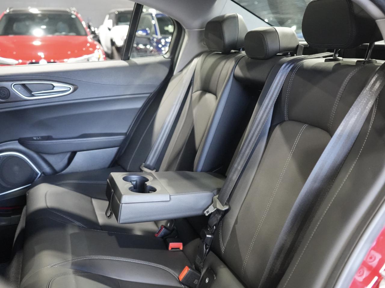 2021 Alfa Romeo Giulia Ti /ROOF/NAV/CAM/DRIVE ASSIST/NO ACCIDENT/1OWNER Photo