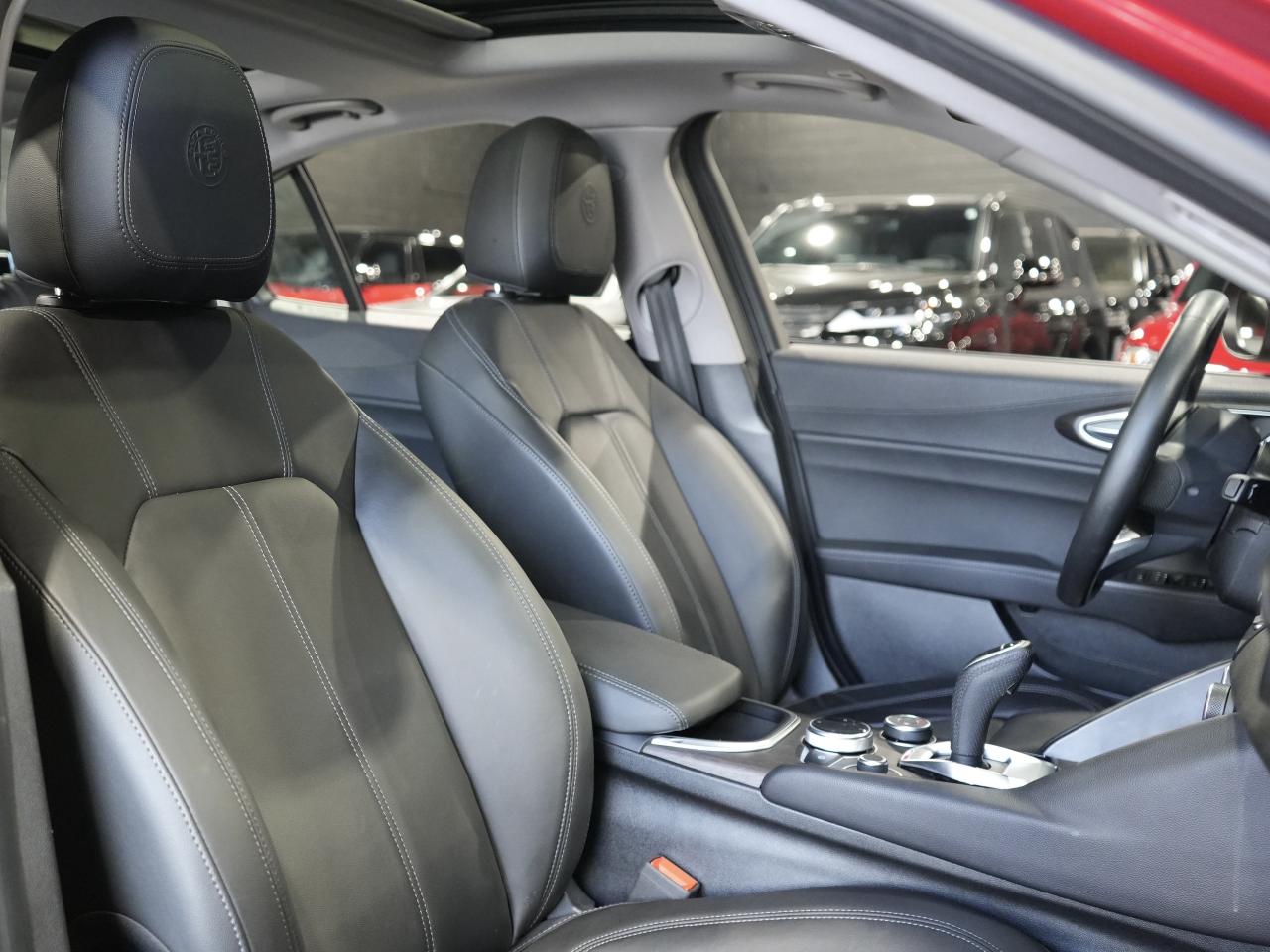 2021 Alfa Romeo Giulia Ti /ROOF/NAV/CAM/DRIVE ASSIST/NO ACCIDENT/1OWNER Photo