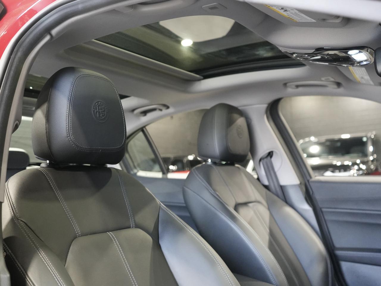 2021 Alfa Romeo Giulia Ti /ROOF/NAV/CAM/DRIVE ASSIST/NO ACCIDENT/1OWNER Photo