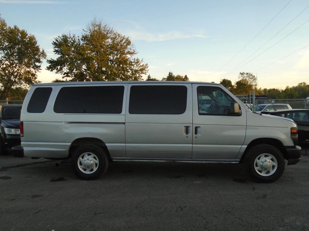 2013 Ford Econoline 15 passenger E-350 Super Duty Ext XLT - Photo #1