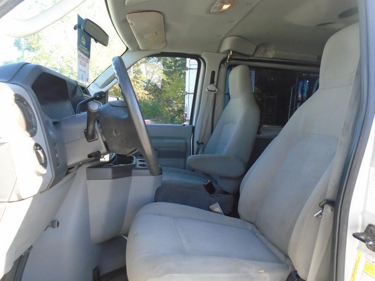 2013 Ford Econoline 15 passenger E-350 Super Duty Ext XLT - Photo #9
