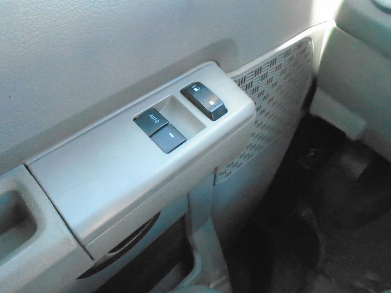 2013 Ford Econoline 15 passenger E-350 Super Duty Ext XLT - Photo #10