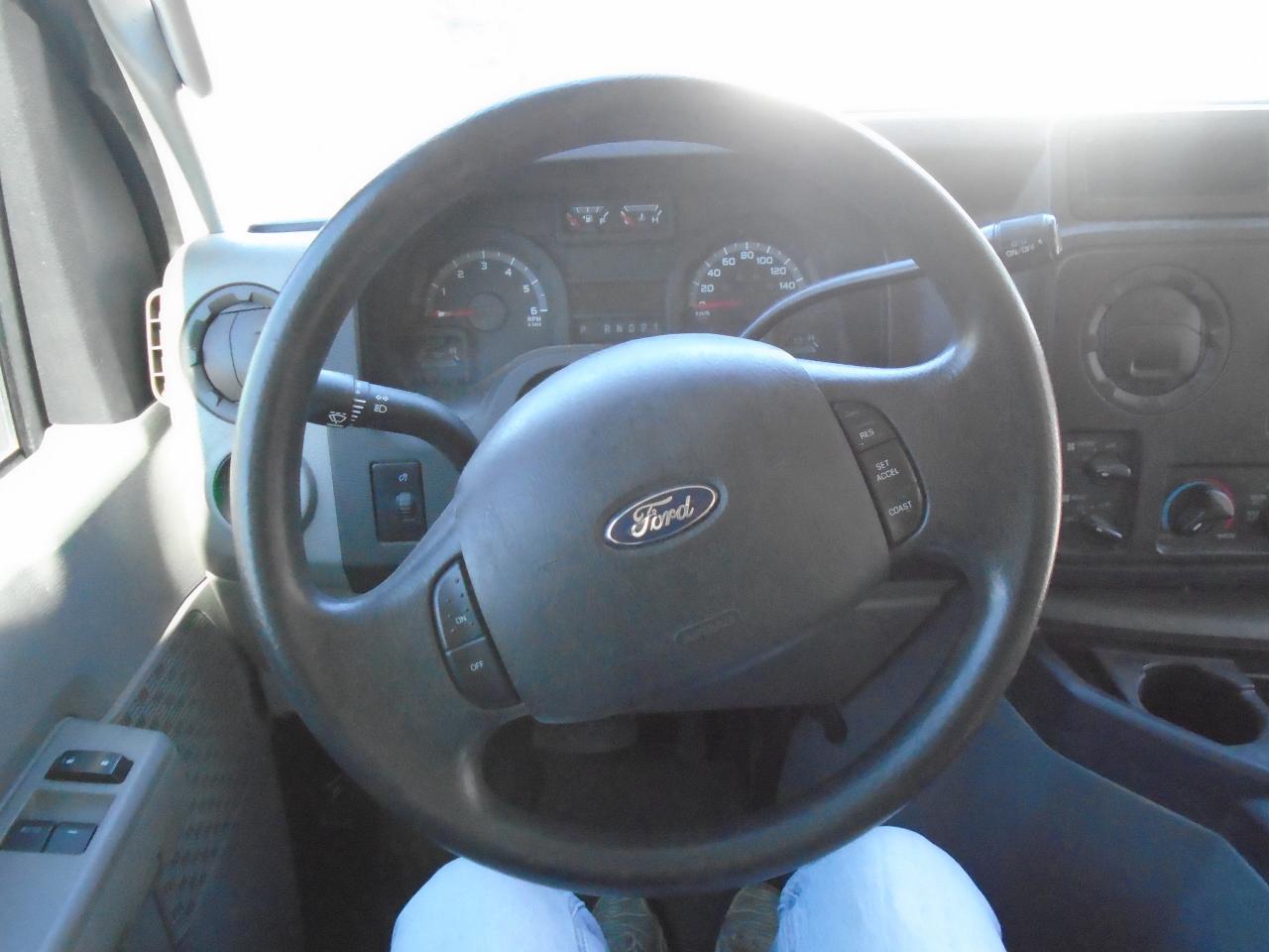 2013 Ford Econoline 15 passenger E-350 Super Duty Ext XLT - Photo #12