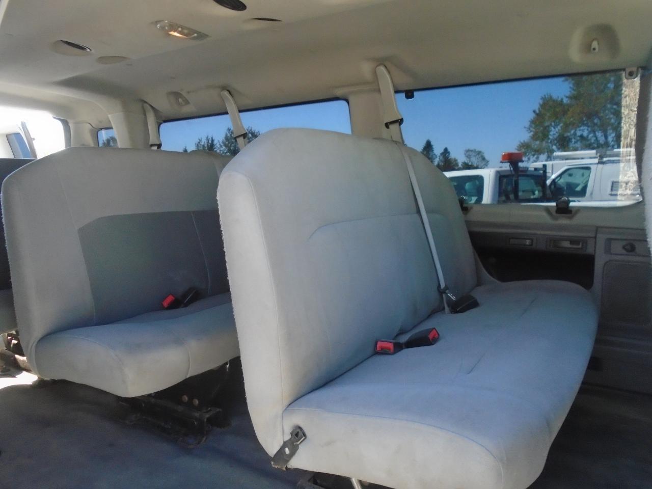 2013 Ford Econoline 15 passenger E-350 Super Duty Ext XLT - Photo #14