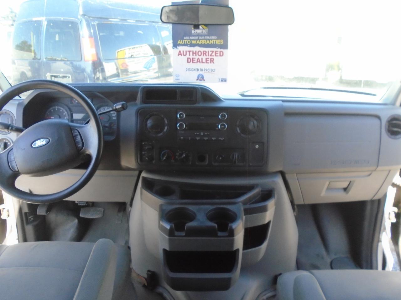 2013 Ford Econoline 15 passenger E-350 Super Duty Ext XLT - Photo #13