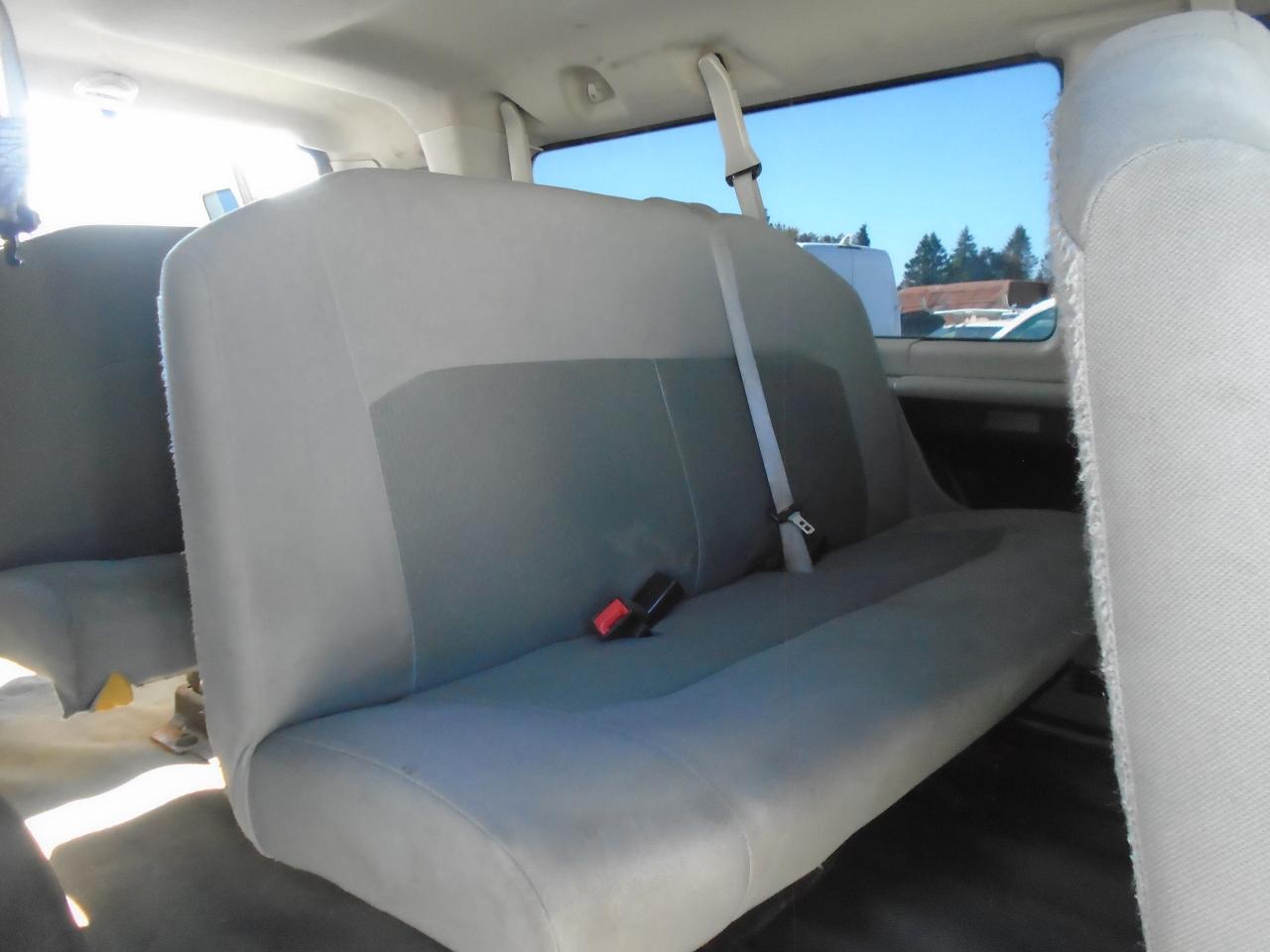2013 Ford Econoline 15 passenger E-350 Super Duty Ext XLT - Photo #15