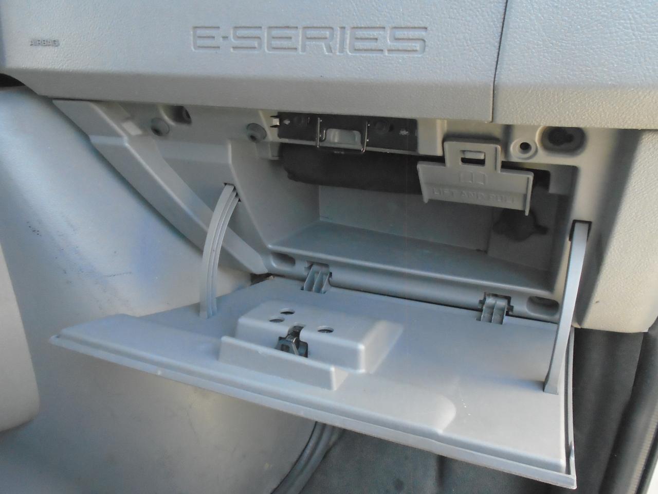 2013 Ford Econoline 15 passenger E-350 Super Duty Ext XLT - Photo #20