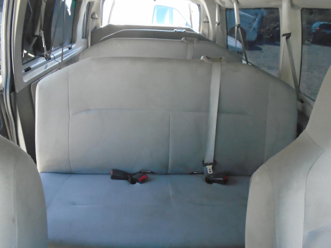 2013 Ford Econoline 15 passenger E-350 Super Duty Ext XLT - Photo #22