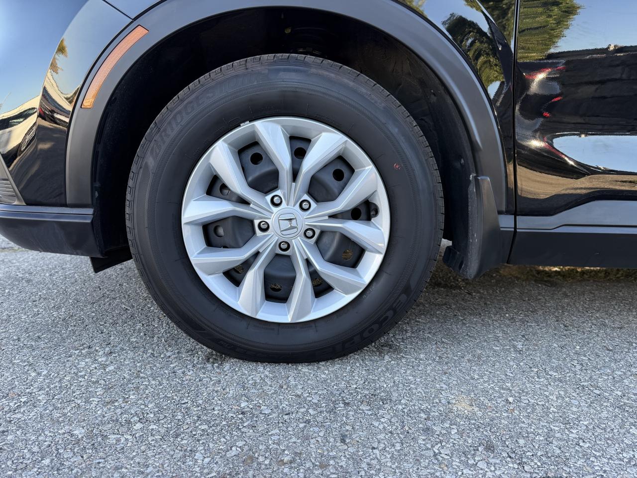 2025 Honda CR-V LX AWD | BLUETOOTH |  BLIND SPOT |  REMOTE START Photo